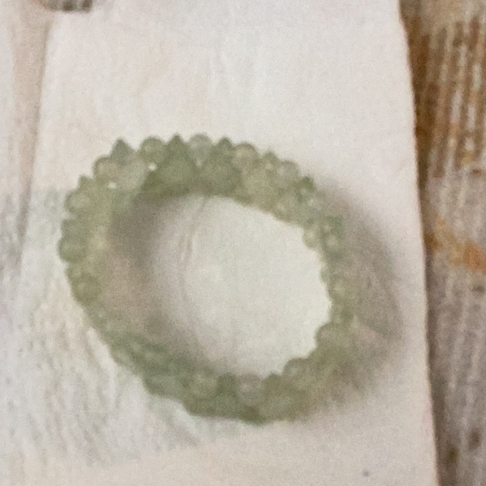 Elegant Green Beaded Bracelet